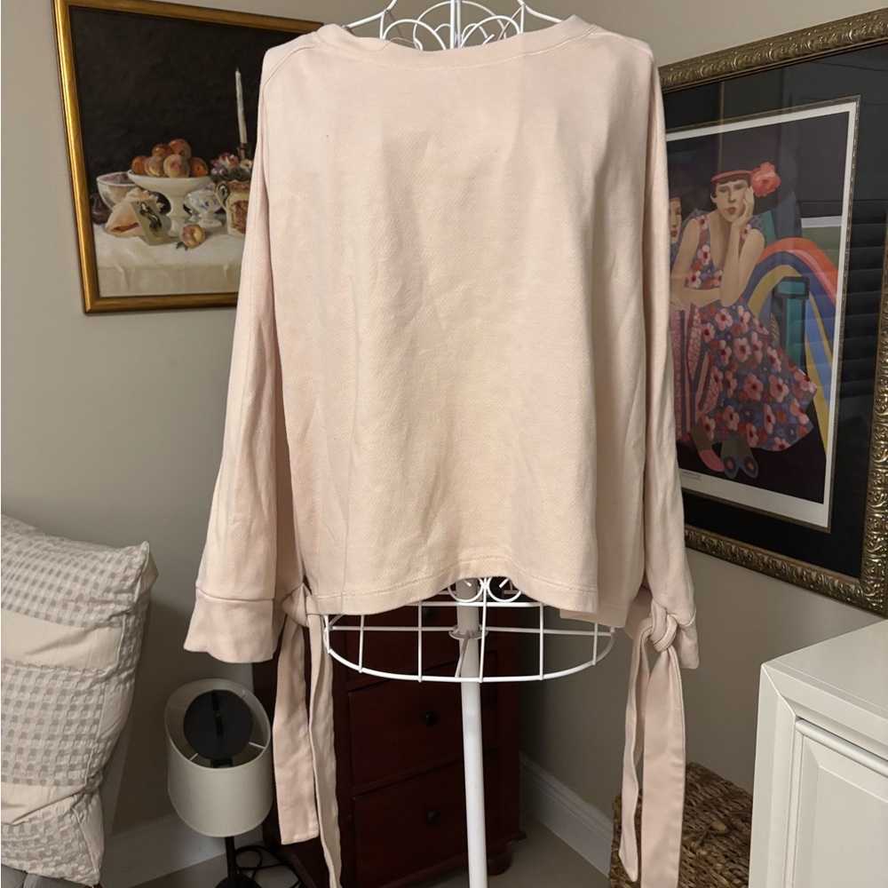 Varley Cream Sweatshirt with sleeve arm ties, great unique Lg